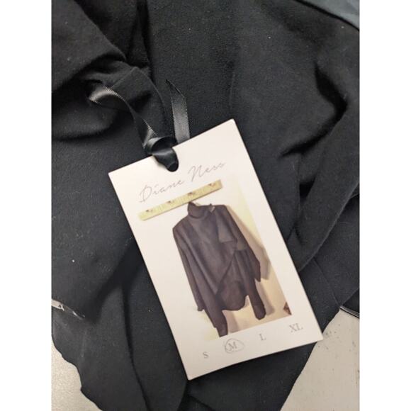 New Diane Ness Womens Size Medium Cowl Neck Crop Top Black Long Sleeves NWT - Picture 7 of 7